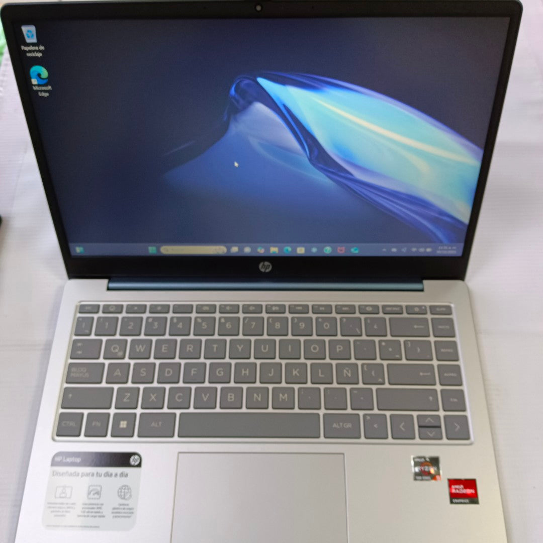 LAPTOP HP 14-EM0017LA (2024) 512 GB SSD 8 GB RAM (SEMINUEVO)