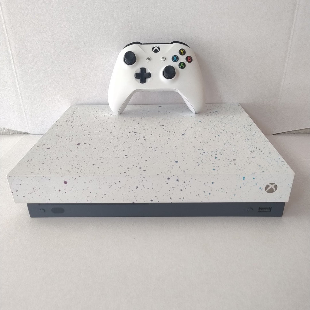 CONSOLA DE VIDEOJUEGO MICROSOFT XBOX ONE X 1 TB (SEMINUEVO)