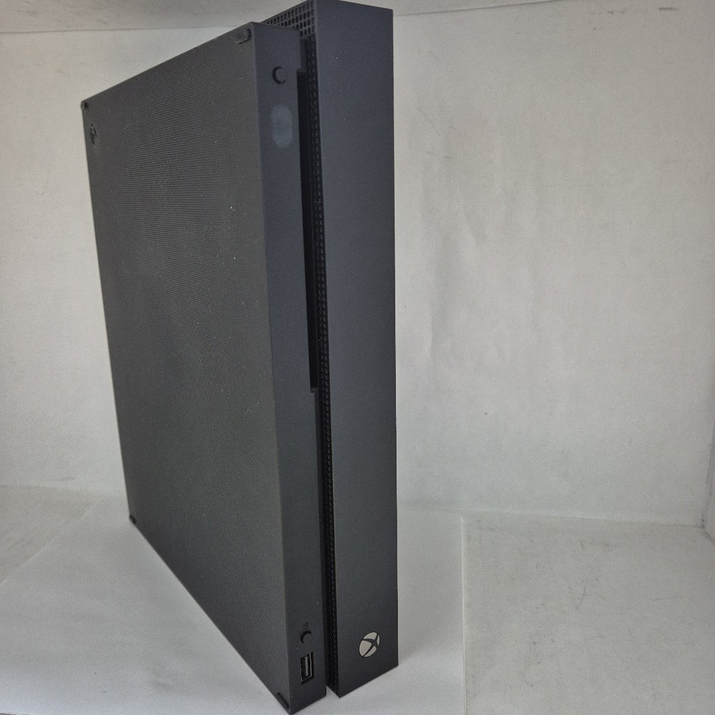 CONSOLA DE VIDEOJUEGO MICROSOFT XBOX ONE X 1 TB (SEMINUEVO)