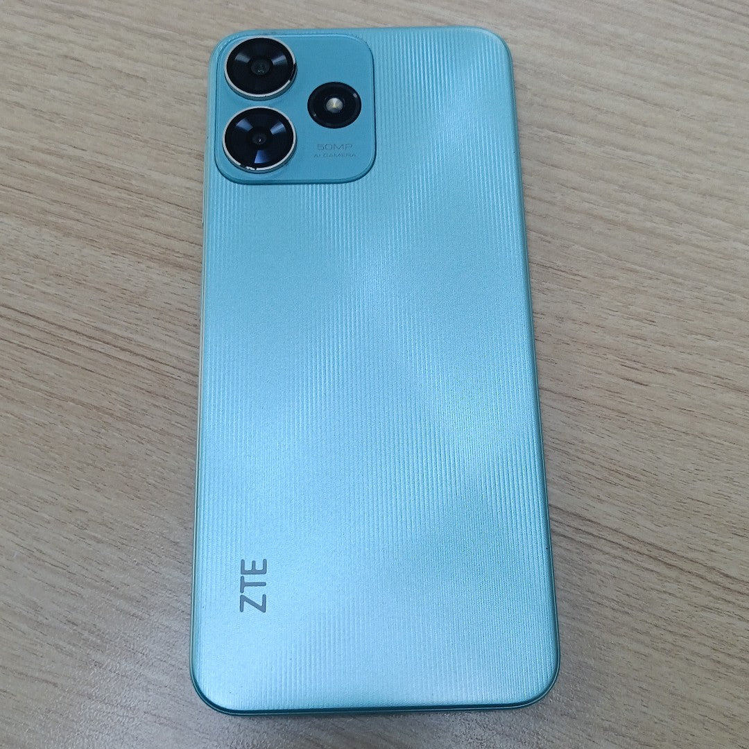 CELULAR ZTE BLADE V50 SMART 7060 128 GB 4 GB RAM (SEMINUEVO)