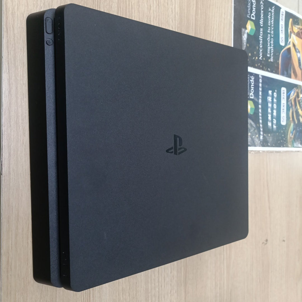 CONSOLA DE VIDEOJUEGO SONY PS4 1 TB (SEMINUEVO)