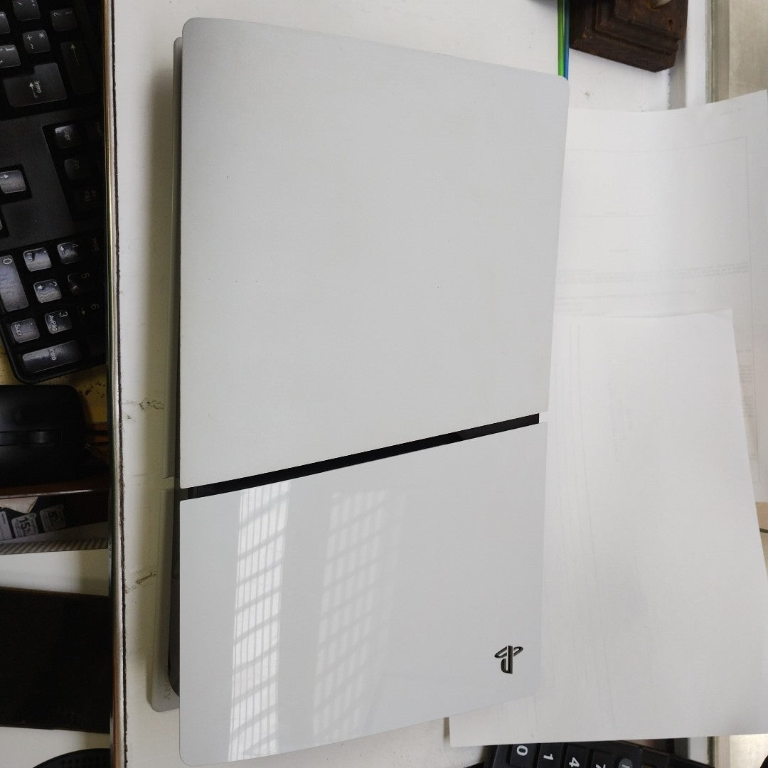 CONSOLA DE VIDEOJUEGO SONY PS5 DIGITAL 825 SSD (SEMINUEVO)