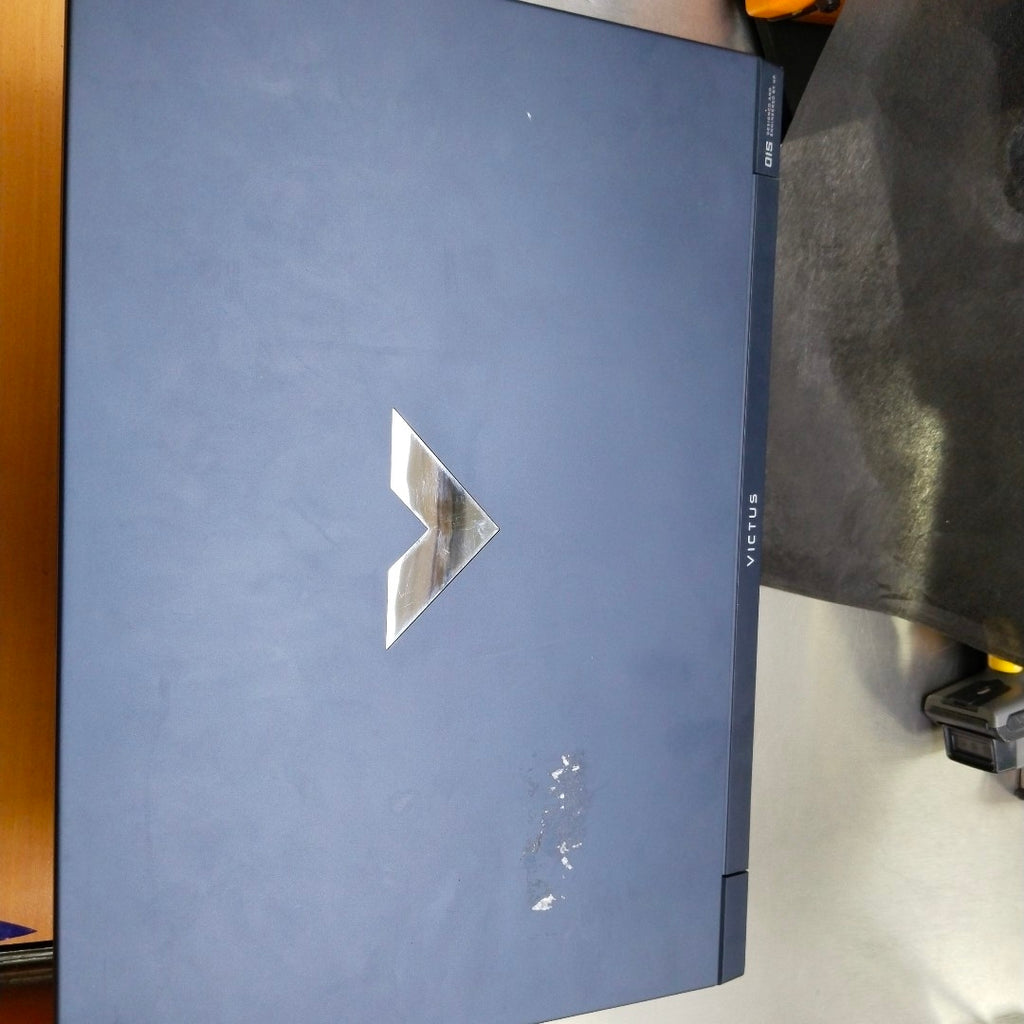 LAPTOP HP VICTUS 15-FA1090LA (2024) 512 GB SSD 8 GB RAM (SEMINUEVO)