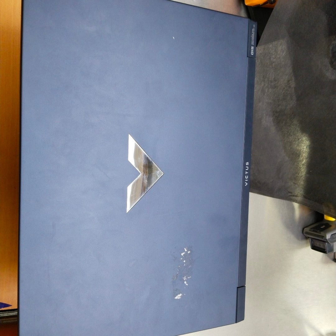 LAPTOP HP VICTUS 15-FA1090LA (2024) 512 GB SSD 8 GB RAM (SEMINUEVO)