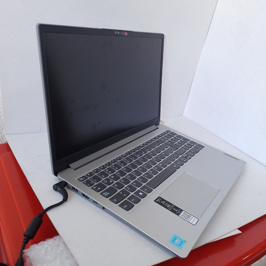 LAPTOP LENOVO IDEAPAD 1 15 IJL7 (2025) 256 GB SSD 8 GB RAM (SEMINUEVO)