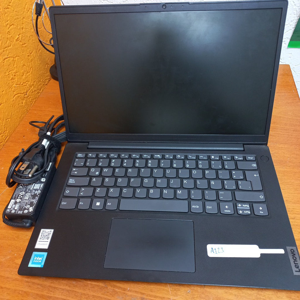 LAPTOP LENOVO V14 G2 IJL (2023) 256 GB SSD 4 GB RAM (SEMINUEVO)