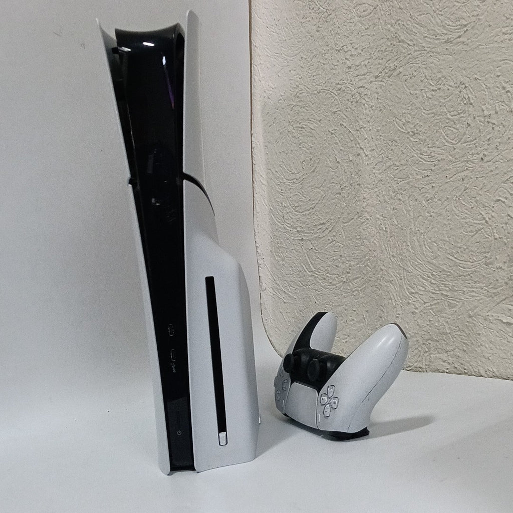 CONSOLA DE VIDEOJUEGO SONY PS5 825 SSD (SEMINUEVO)