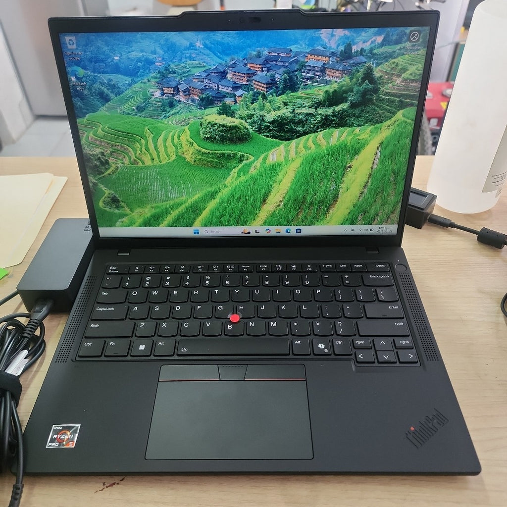 LAPTOP LENOVO THINKPAD T14  GEN 5 (2025) 256 GB SSD 16 GB RAM (SEMINUEVO)