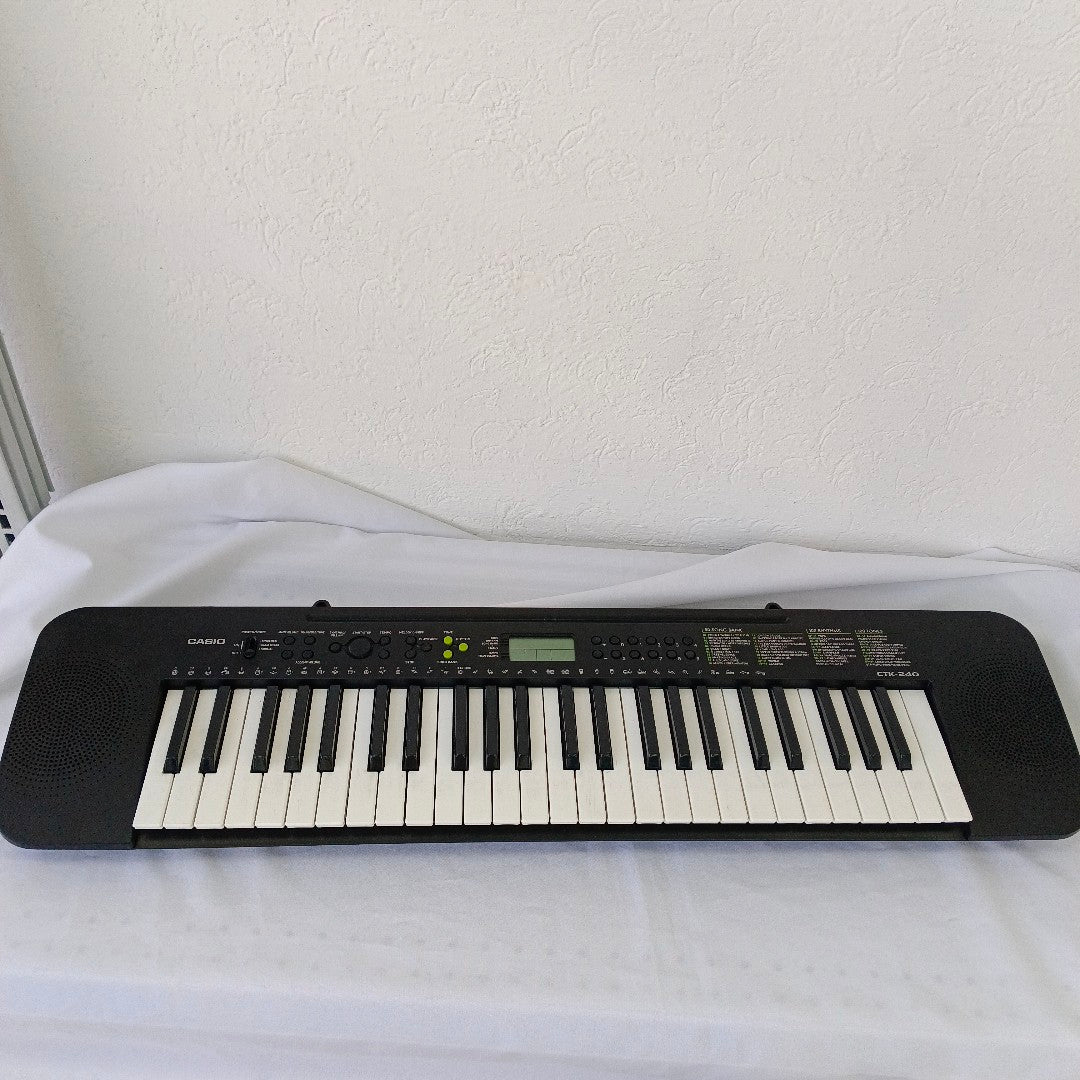 TECLADO CASIO CTK-240 49 TECLAS PANTALLA LCD