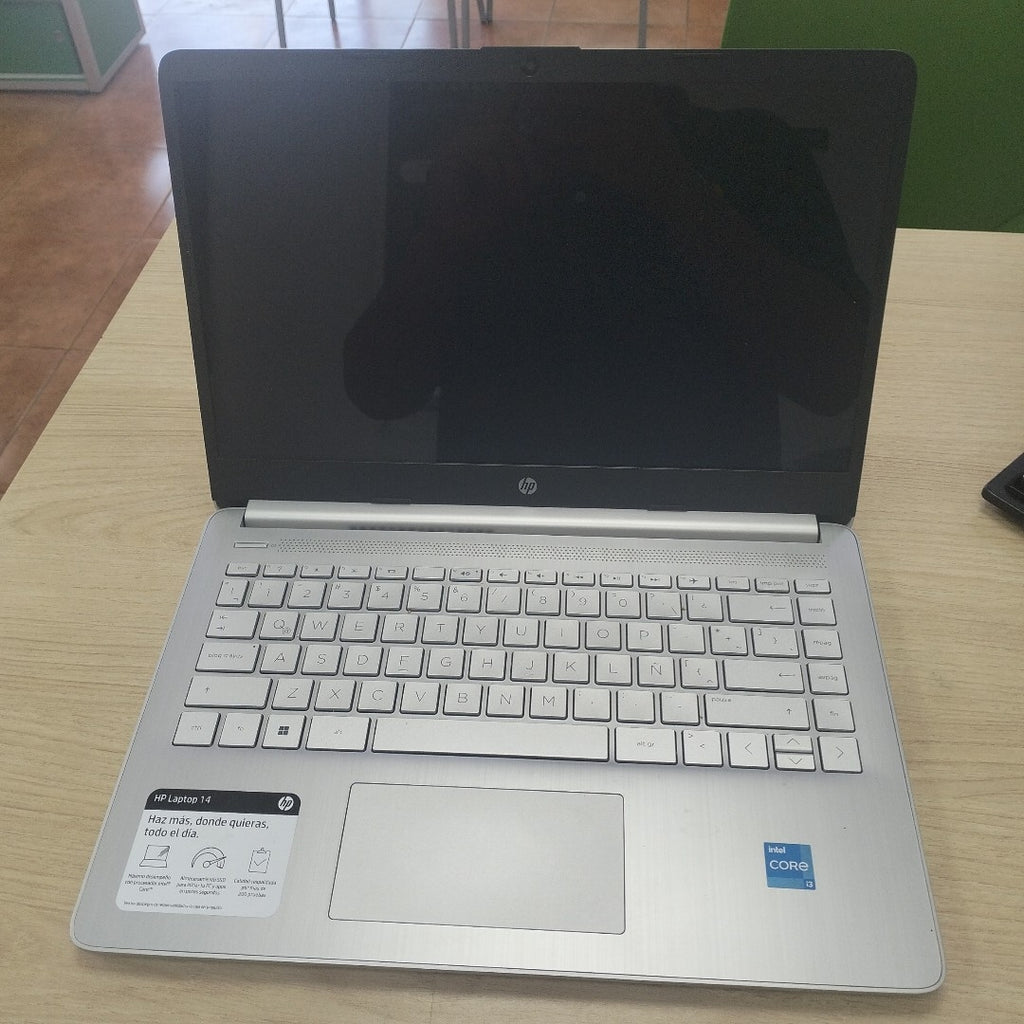 LAPTOP HP 14-DQ5007LA (2023) 512 GB SSD 16 GB RAM (SEMINUEVO)