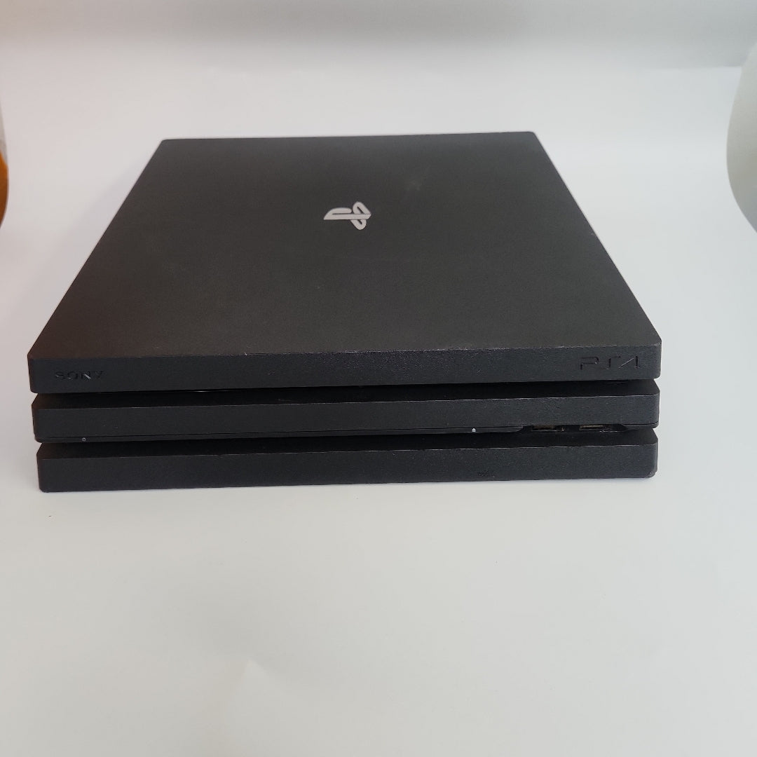 CONSOLA DE VIDEOJUEGO SONY PS4 PRO 1 TB (SEMINUEVO)