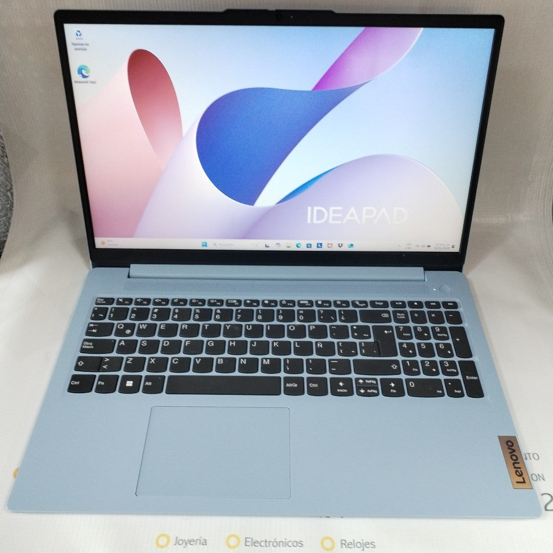 LAPTOP LENOVO IDEAPAD SLIM 3 15IRU8 (2023) 256 GB SSD 8 GB RAM (SEMINUEVO)