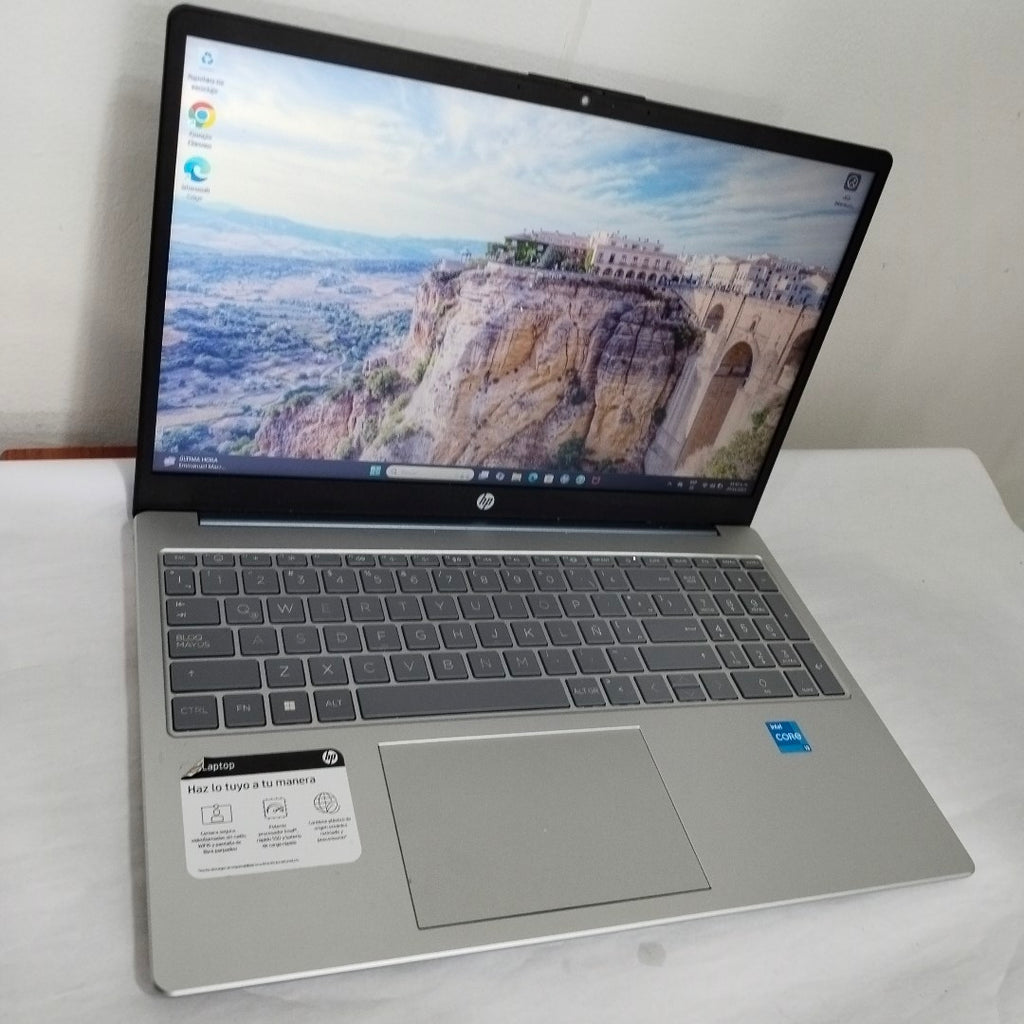 LAPTOP HP 15-FD0026LA (2024) 512 GB SSD 8 GB RAM (SEMINUEVO)