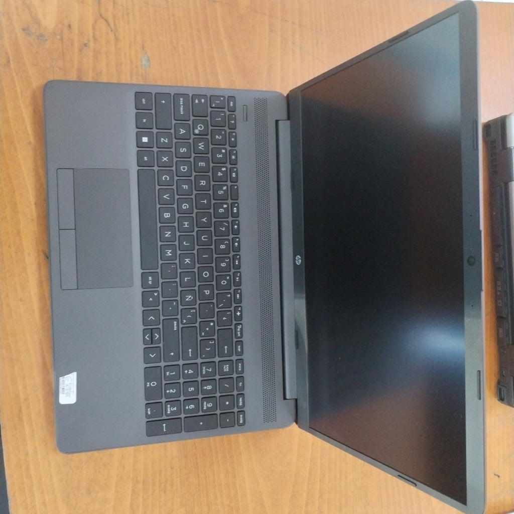 LAPTOP HP 255 G8 (2024) 256 GB SSD 8 GB RAM