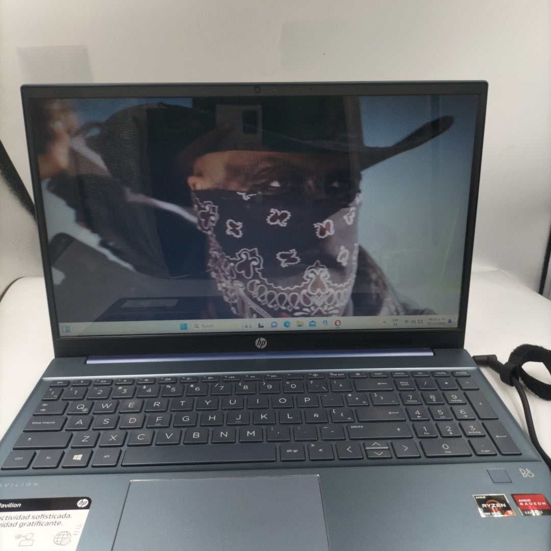 LAPTOP HP PAVILION 15-EH0002LA (2022) 512 GB SSD 8 GB RAM (SEMINUEVO)