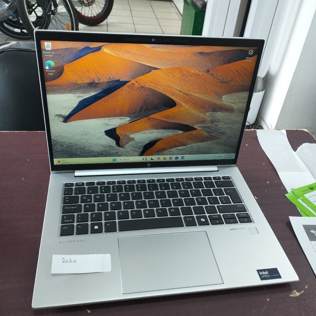 LAPTOP HP ELITEBOOK 840 G11 (2025) 512 GB SSD 16 GB RAM (SEMINUEVO)