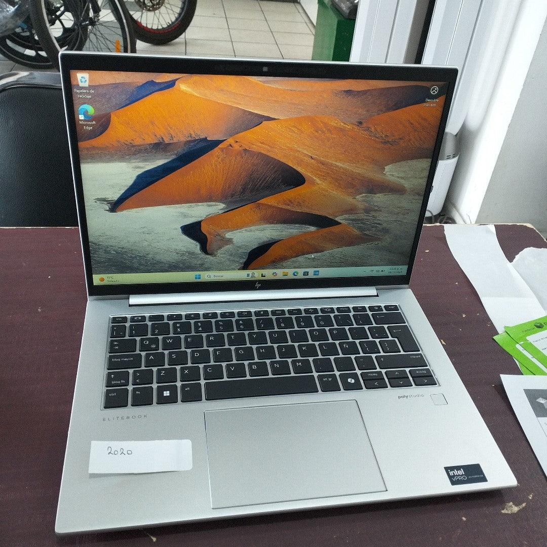 LAPTOP HP ELITEBOOK 840 G11 (2025) 512 GB SSD 16 GB RAM (SEMINUEVO)