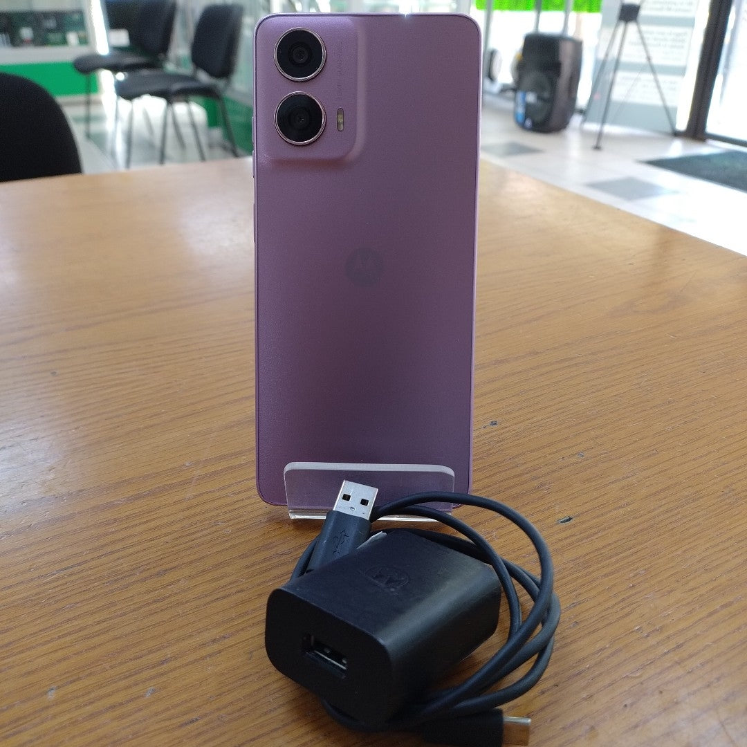 CELULAR MOTOROLA MOTO G24 XT2423-1 (2024) 256 GB 4 GB RAM (SEMINUEVO)