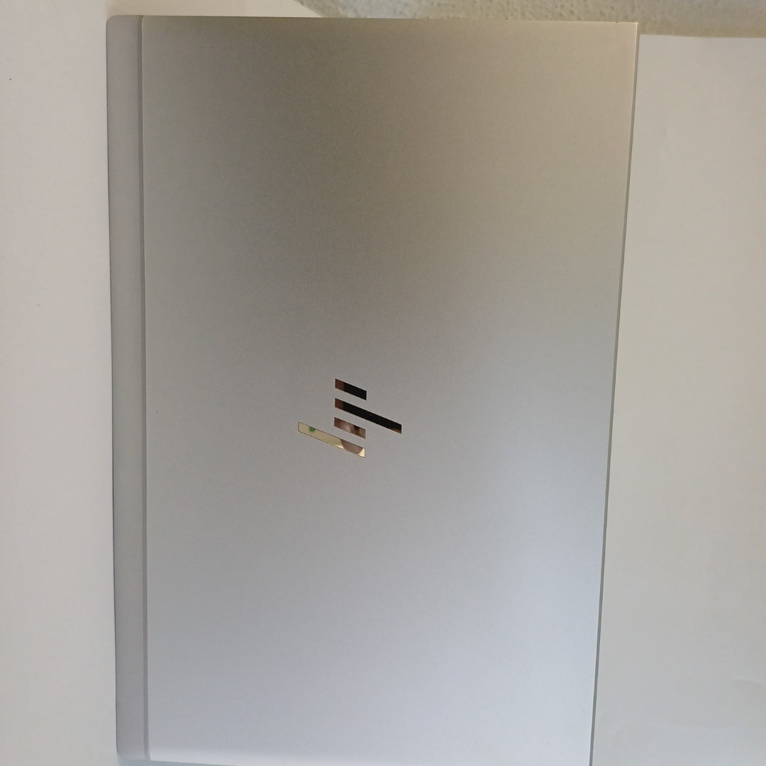 LAPTOP HP ELITEBOOK 840 G8 (2023) 256 GB SSD 16 GB RAM (SEMINUEVO)