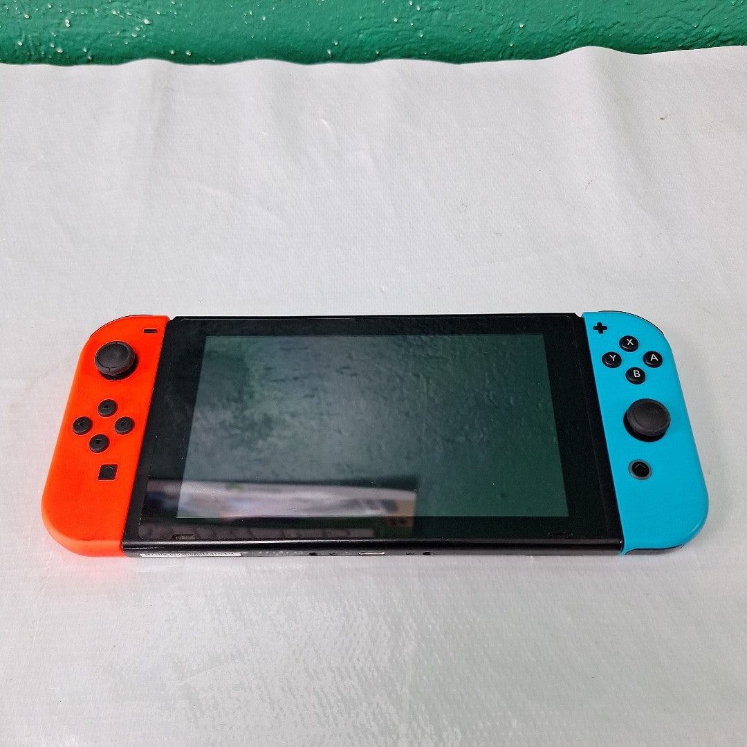 CONSOLA DE VIDEOJUEGO NINTENDO SWITCH 1.1 32 GB (SEMINUEVO)