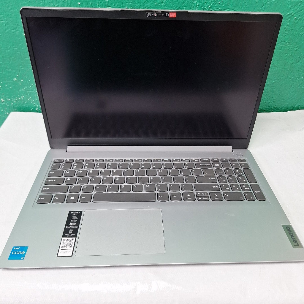 LAPTOP LENOVO IDEAPAD 1 15IAU7 (2024) 256 GB SSD 8 GB RAM (SEMINUEVO)