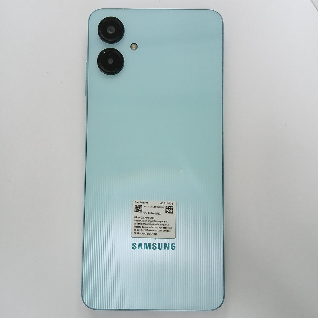 CELULAR SAMSUNG GALAXY A06 SM-A065M (2024) 64 GB 4 GB RAM (SEMINUEVO)