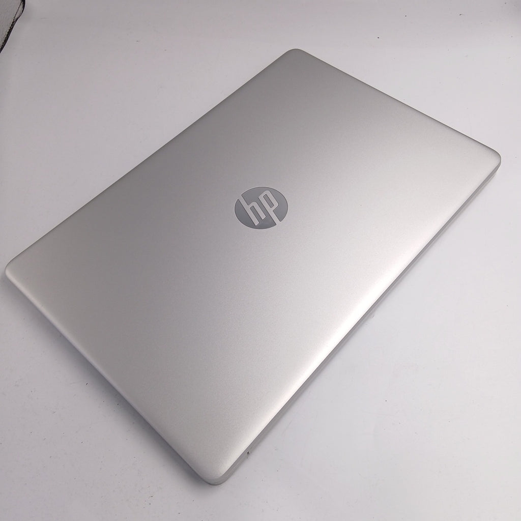 LAPTOP HP 15-EF1501LA (2022) 256 GB SSD 8 GB RAM (SEMINUEVO)