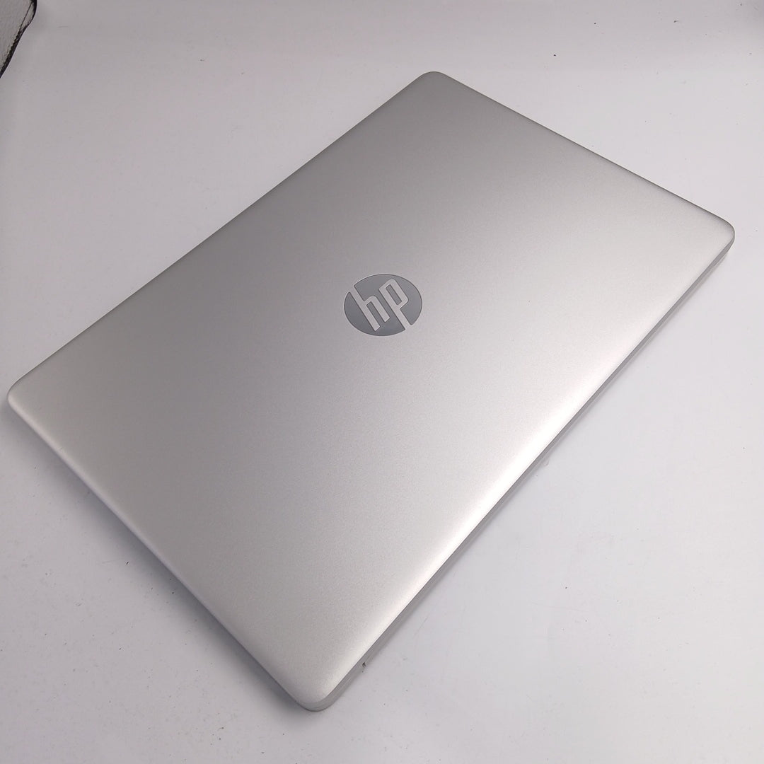 LAPTOP HP 15-EF1501LA (2022) 256 GB SSD 8 GB RAM (SEMINUEVO)