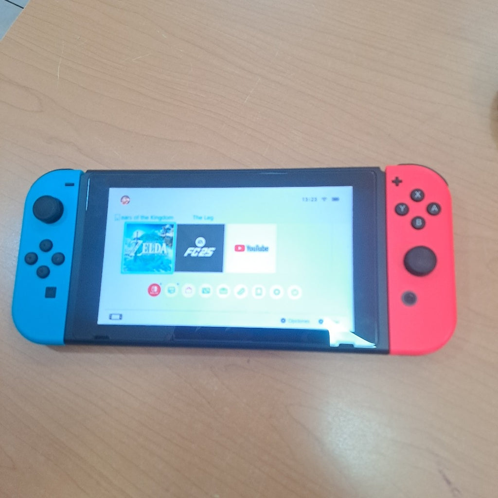 CONSOLA DE VIDEOJUEGO NINTENDO SWITCH 1.1 32 GB (SEMINUEVO)