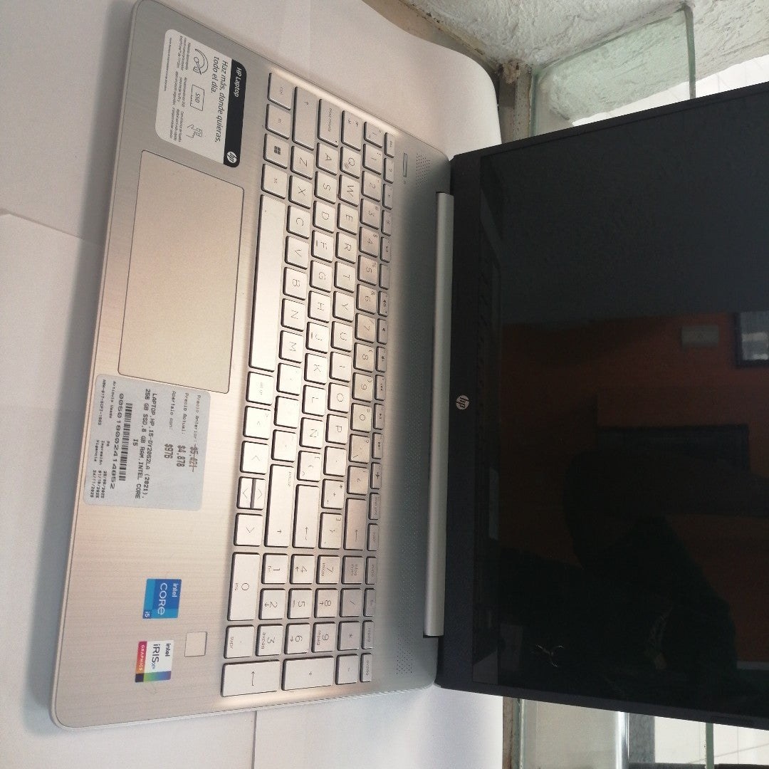 LAPTOP HP 15-DY2052LA (2021) 256 GB SSD 8 GB RAM (SEMINUEVO)