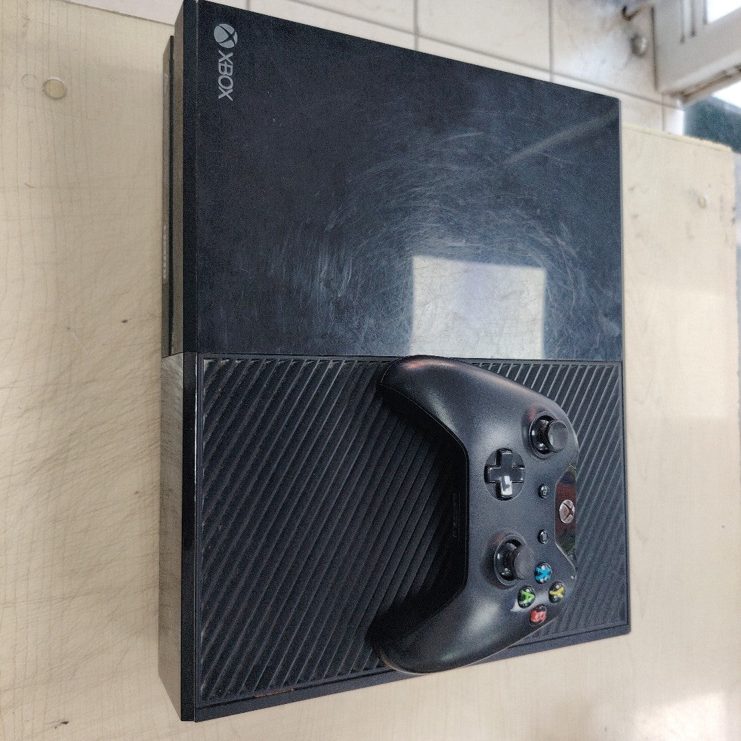 CONSOLA DE VIDEOJUEGO MICROSOFT XBOX ONE 1 TB (SEMINUEVO)