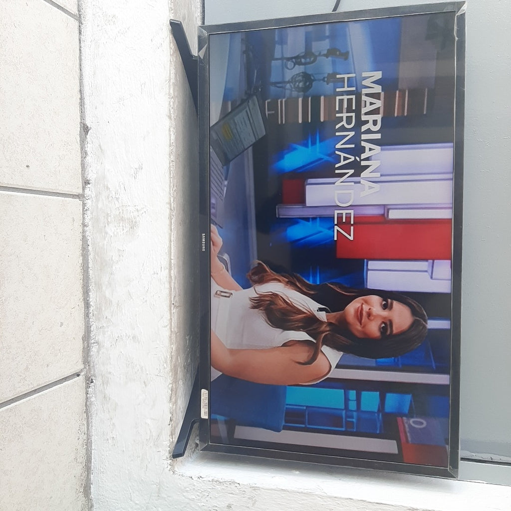PANTALLA SAMSUNG UN32T4300AF (2020) 32" LED HD (SEMINUEVO)