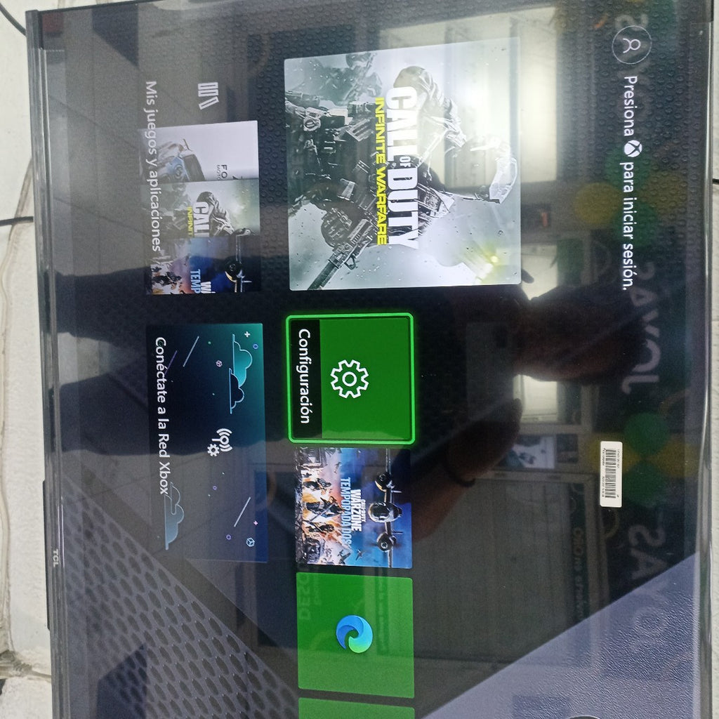 CONSOLA DE VIDEOJUEGO MICROSOFT XBOX ONE X 1 TB (SEMINUEVO)