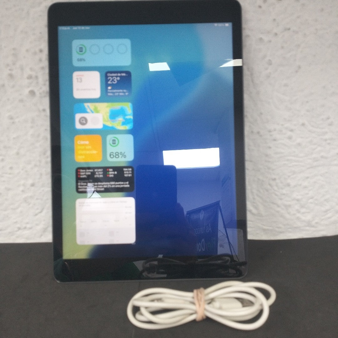 TABLETA APPLE IPAD 9 A2602 64 GB 3 GB RAM (SEMINUEVO)