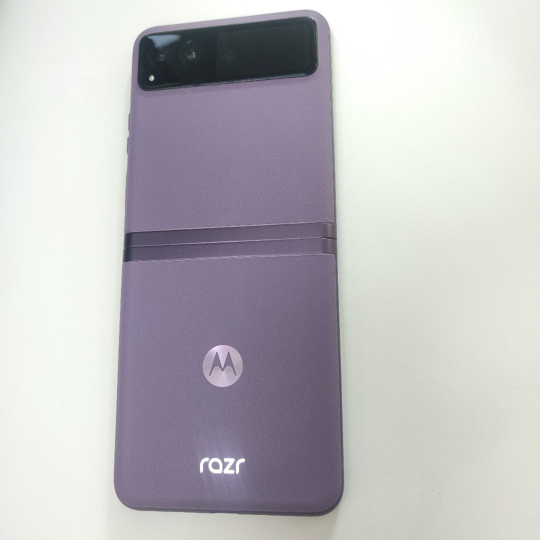 CELULAR MOTOROLA RAZR 40 XT2323-1 (2023) 256 GB 8 GB RAM (SEMINUEVO)