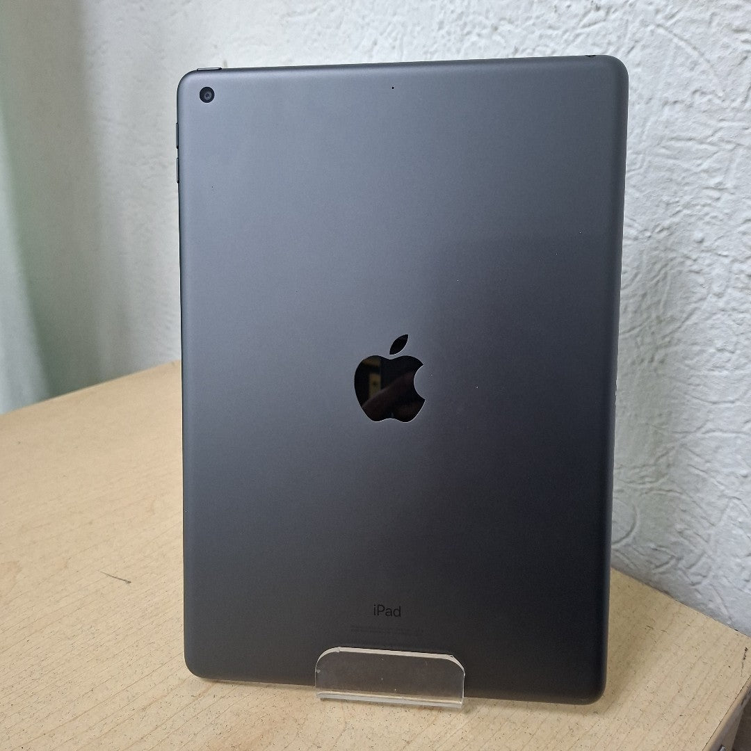 TABLETA APPLE IPAD 8 A2270 128 GB 3 GB RAM (SEMINUEVO)