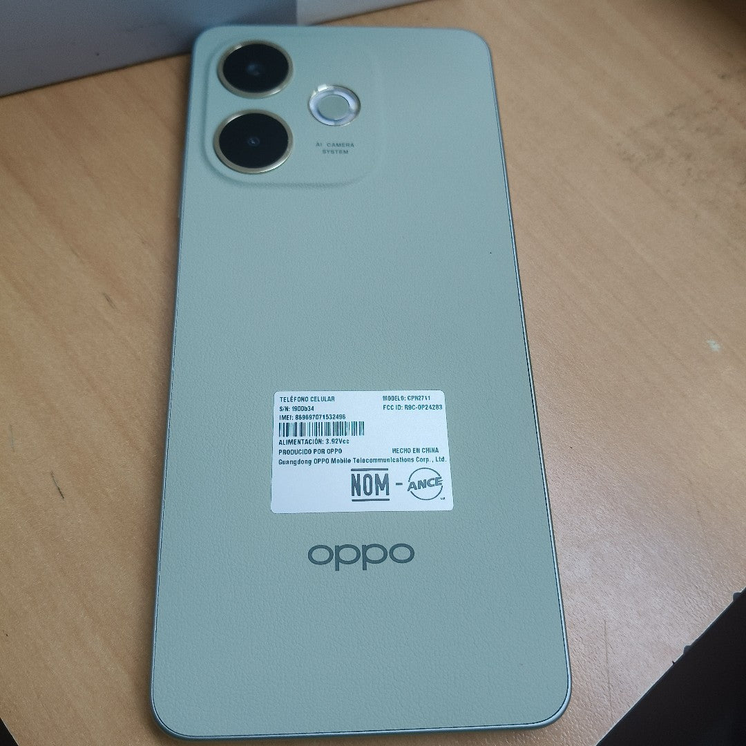 CELULAR OPPO  A5 PRO CPH2711 (2025) 256 GB 8 GB RAM (SEMINUEVO)
