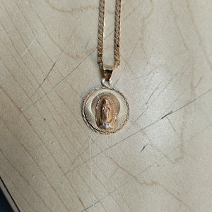 CADENA, MEDALLA RELIGIOSA. ORO. 14 K 4.7 GRMS (SEMINUEVO)