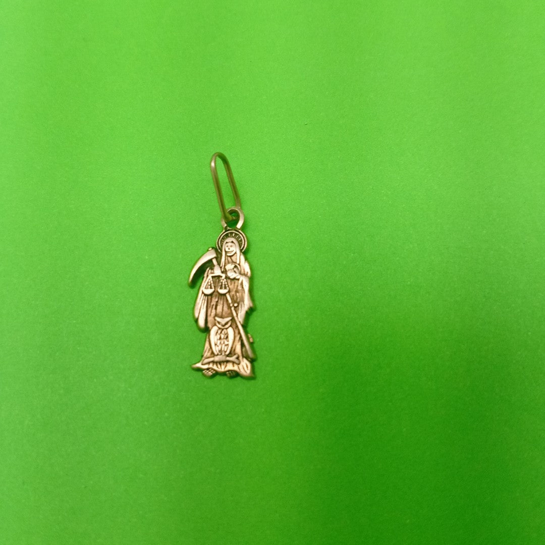 K1 1,60 GRMS 10 K ESPECIFICACIONES COMPLEMENTARIAS DIJE SANTA MUERTE (SEMINUEVO)