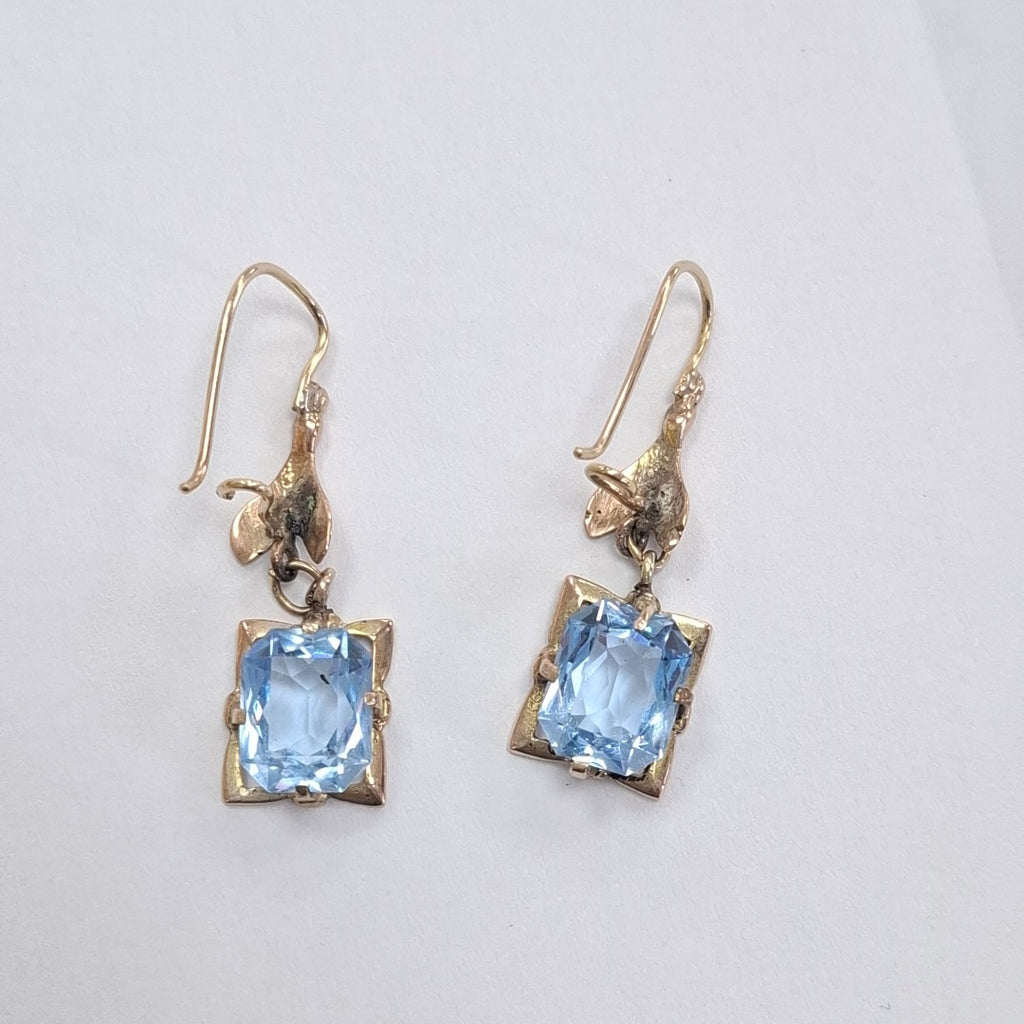 ARETES PAR. ORO. 8 K 3.7 GRMS (SEMINUEVO)