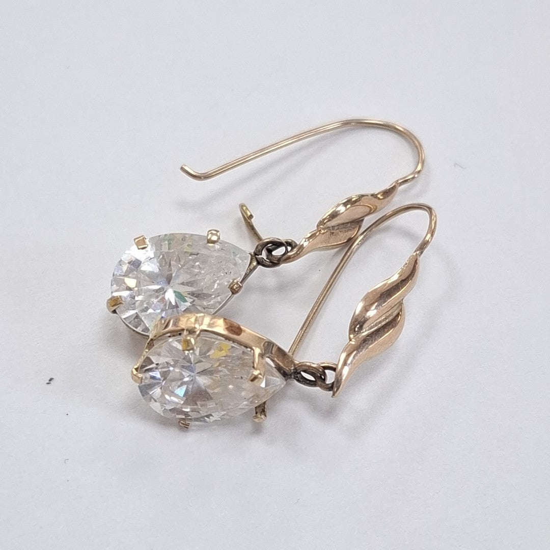 ARETES PAR. ORO. 8 K 4.6 GRMS (SEMINUEVO)