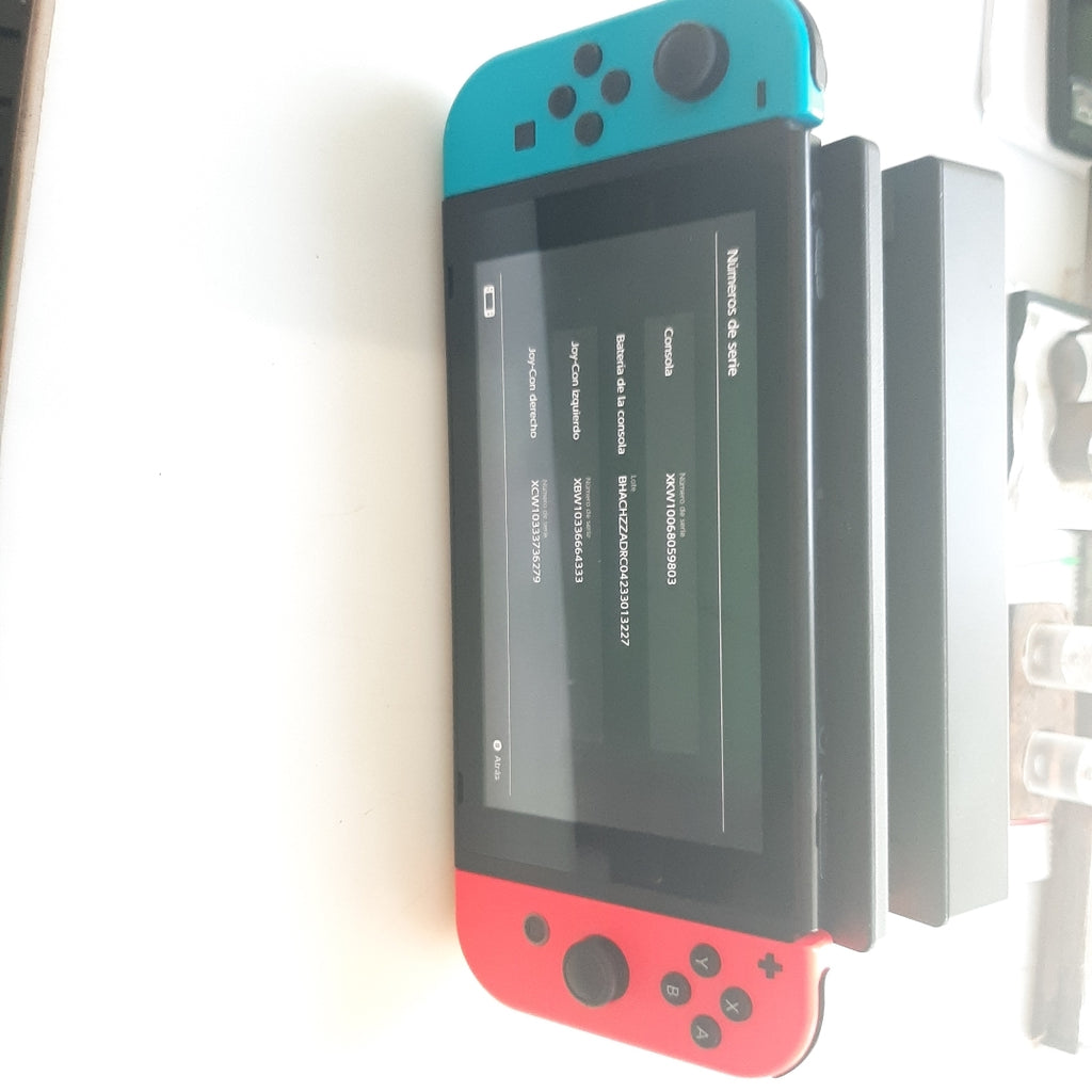 CONSOLA DE VIDEOJUEGO NINTENDO SWITCH 32 GB (SEMINUEVO)