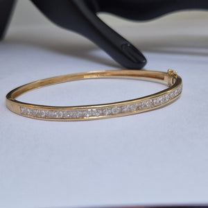 K1 10,60 GRMS 14 K ESPECIFICACIONES COMPLEMENTARIAS PULSERA RIGIDA CON CIRCONIA (SEMINUEVO)