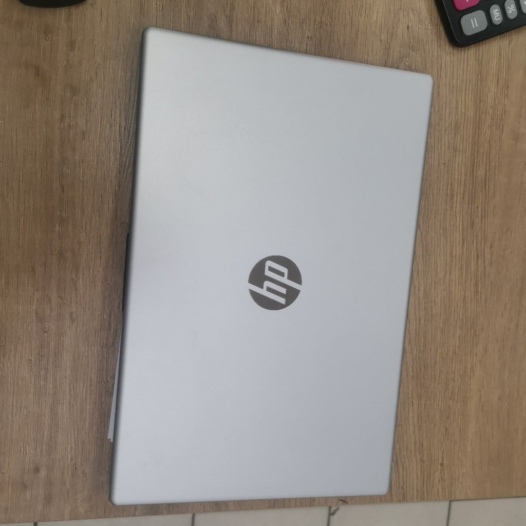 LAPTOP HP 15-FC0027LA (2024) 512 GB SSD 8 GB RAM (SEMINUEVO)