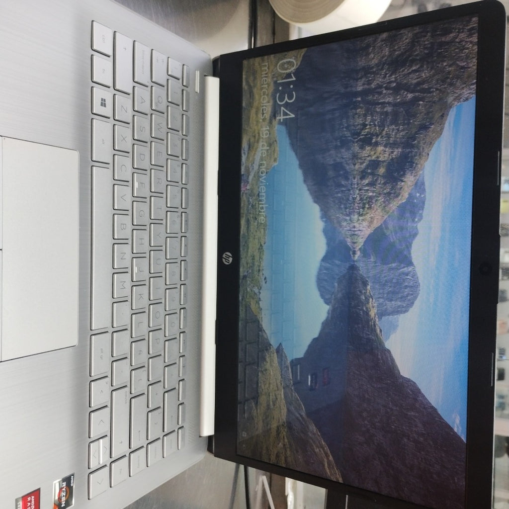 LAPTOP HP 14-DK1508LA (2021) 256 GB SSD 8 GB RAM (SEMINUEVO)