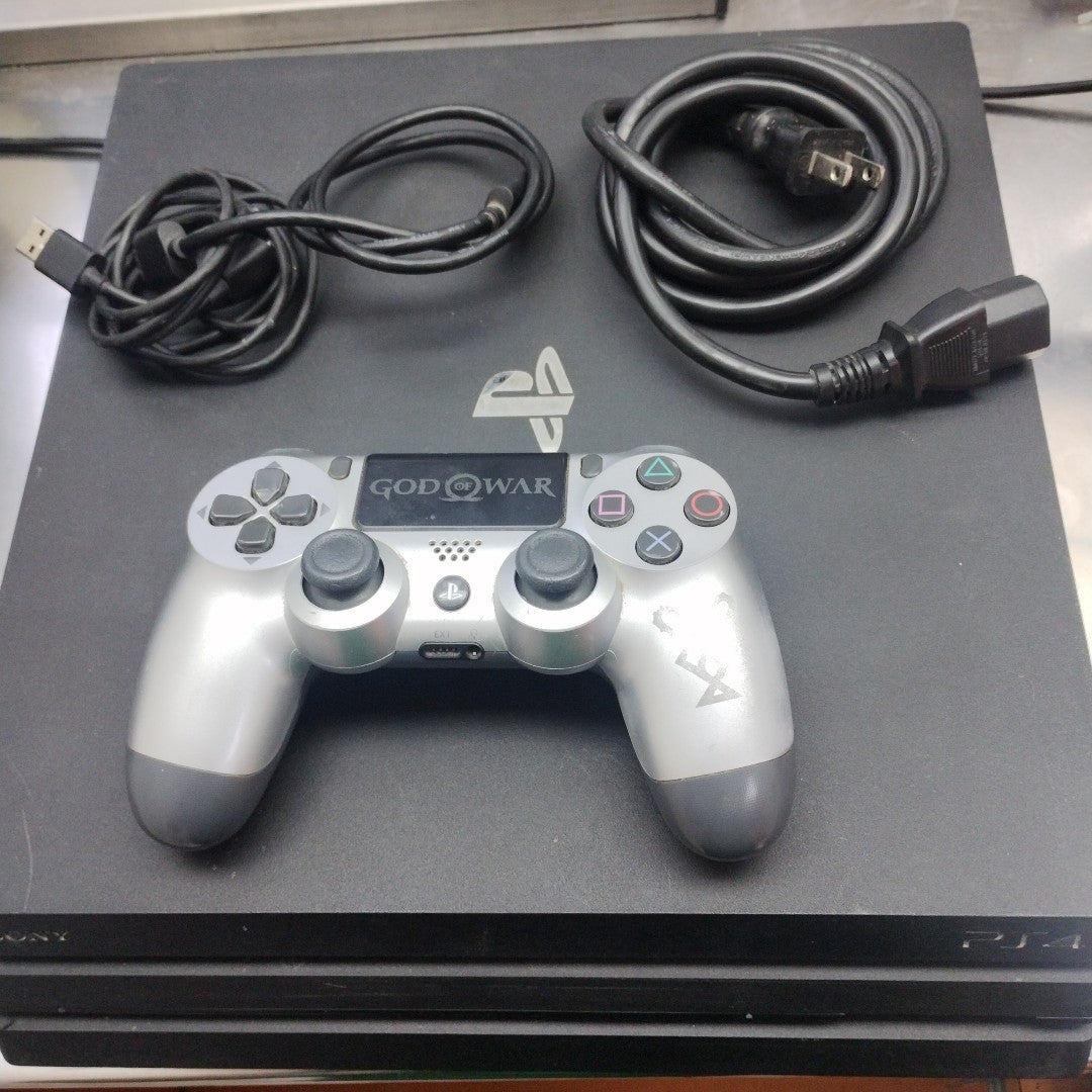 CONSOLA DE VIDEOJUEGO SONY PS4 PRO 1 TB (SEMINUEVO)