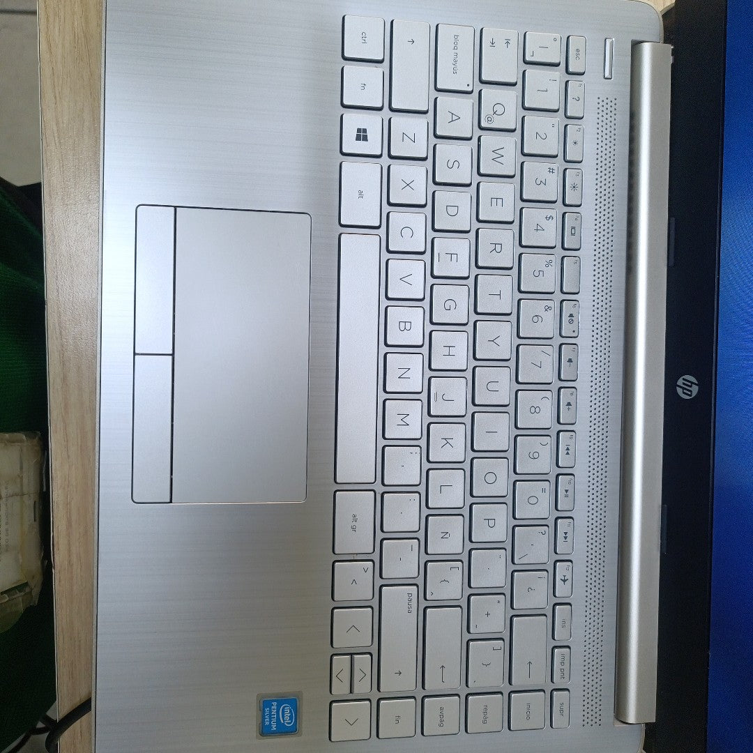 LAPTOP HP 14-CF2540LA (2022) 128 GB SSD 4 GB RAM (SEMINUEVO)