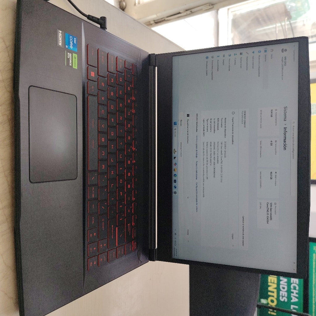LAPTOP MSI GF63 THIN 12UCX-814US (2023) 512 GB SSD 16 GB RAM (SEMINUEVO)
