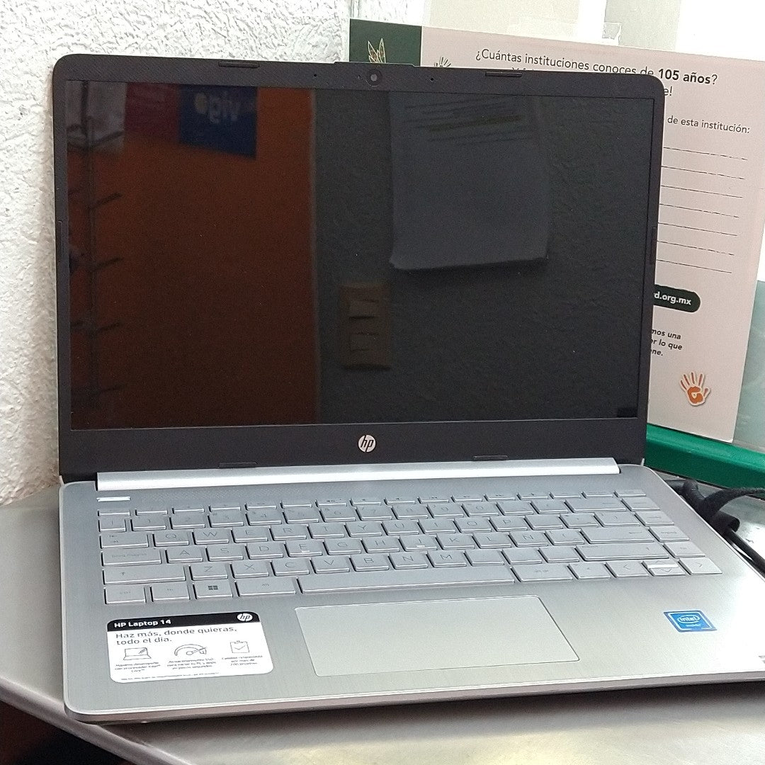 LAPTOP HP 14-DQ0527LA (2023) 256 GB SSD 8 GB RAM (SEMINUEVO)
