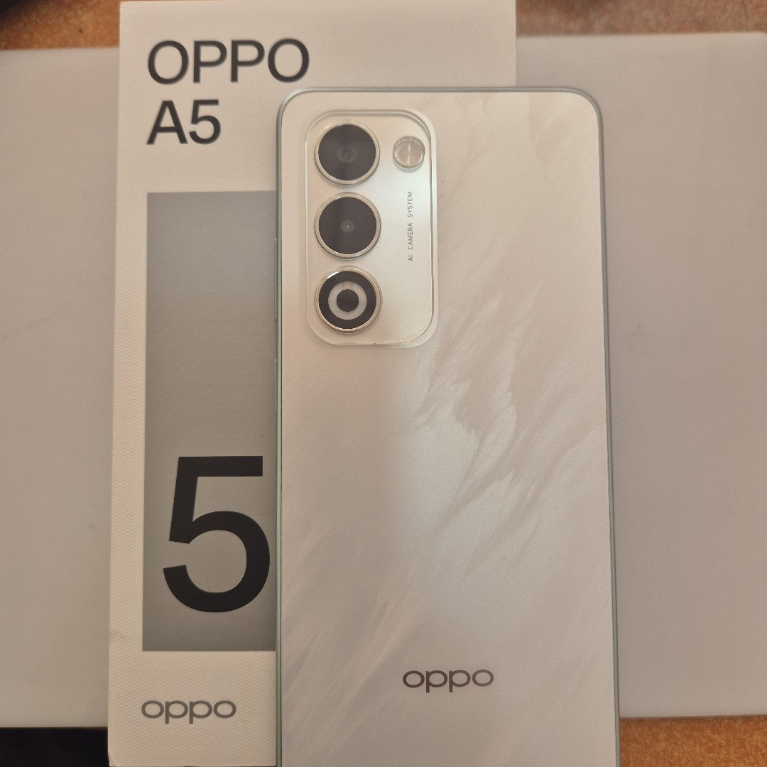 CELULAR OPPO  A5 CPH2727 (2025) 256 GB 4 GB RAM (SEMINUEVO)